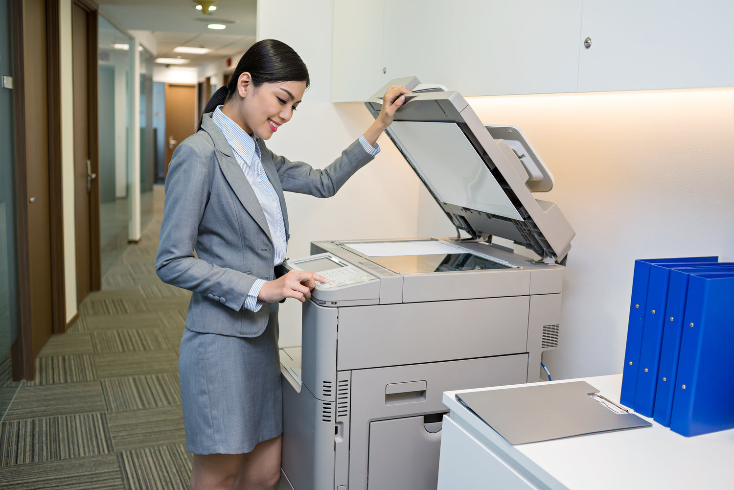 How to fast track your way up in a business management career?